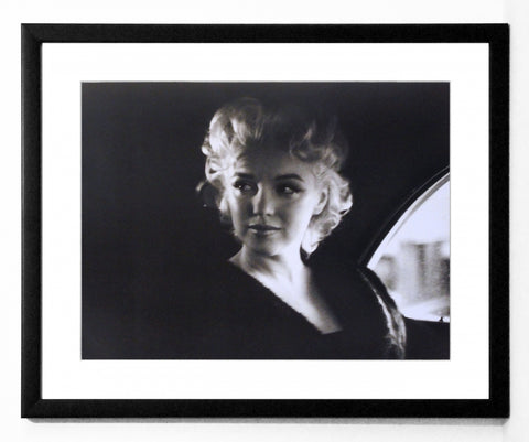 Obraz - Marilyn Monroe, czarno-biała fotografia - reprodukcja w ramie z passe-partout W04550 54x43 cm. - Obrazy Reprodukcje Ramy | ergopaul.pl