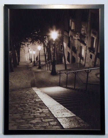 Obraz - Montmartre w Paryżu w świetle latarni - reprodukcja fotografii w sepii w czarnej ramie 3VR176 60x80 cm. - Obrazy Reprodukcje Ramy | ergopaul.pl