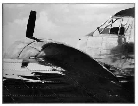 Obraz - Samolot w stylu vintage, zbliżenie, czarno - biała fotografia - reprodukcja na płycie 3AP1119 81x61 cm. - Obrazy Reprodukcje Ramy | ergopaul.pl
