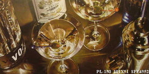 Obraz - Drinki i butelki na stole - reprodukcja na płycie SFE4552 101x51 cm - Obrazy Reprodukcje Ramy | ergopaul.pl