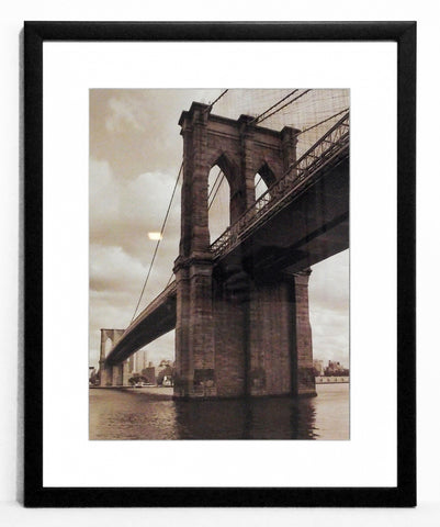 Obraz - Miejski widok na Most w Brooklynie - Decograph A5495 w ramie 40x50 cm - Obrazy Reprodukcje Ramy | ergopaul.pl