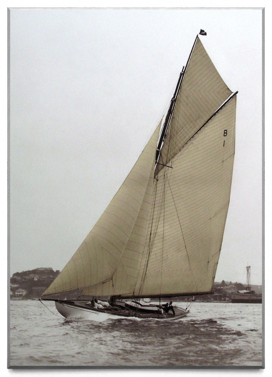 Obraz - Jacht Vintage I - reprodukcja fotografii 3AP3340 na płycie  51x71 cm - Obrazy Reprodukcje Ramy | ergopaul.pl