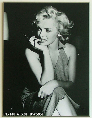 Obraz - Marilyn Monroe z Hollywood z kryształkiem w uchu - reprodukcja na płycie BW5851 61x81 cm - Obrazy Reprodukcje Ramy | ergopaul.pl