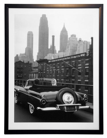 Obraz - Marilyn Monroe, w Nowym Yorku, czarno-biała fotografia - reprodukcja W08108 oprawiona w ramę 60x80 cm. - Obrazy Reprodukcje Ramy | ergopaul.pl